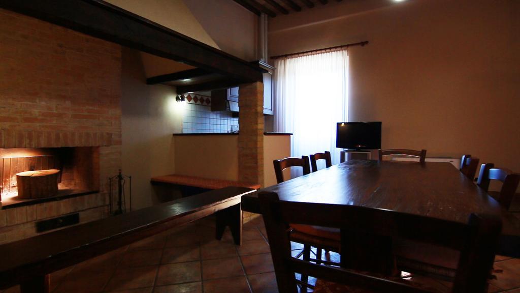 Antica Grancia Di Quercecchio Apartman Montalcino Kültér fotó